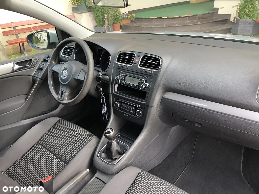 Volkswagen Golf 1.6 TDI DPF Comfortline - 29