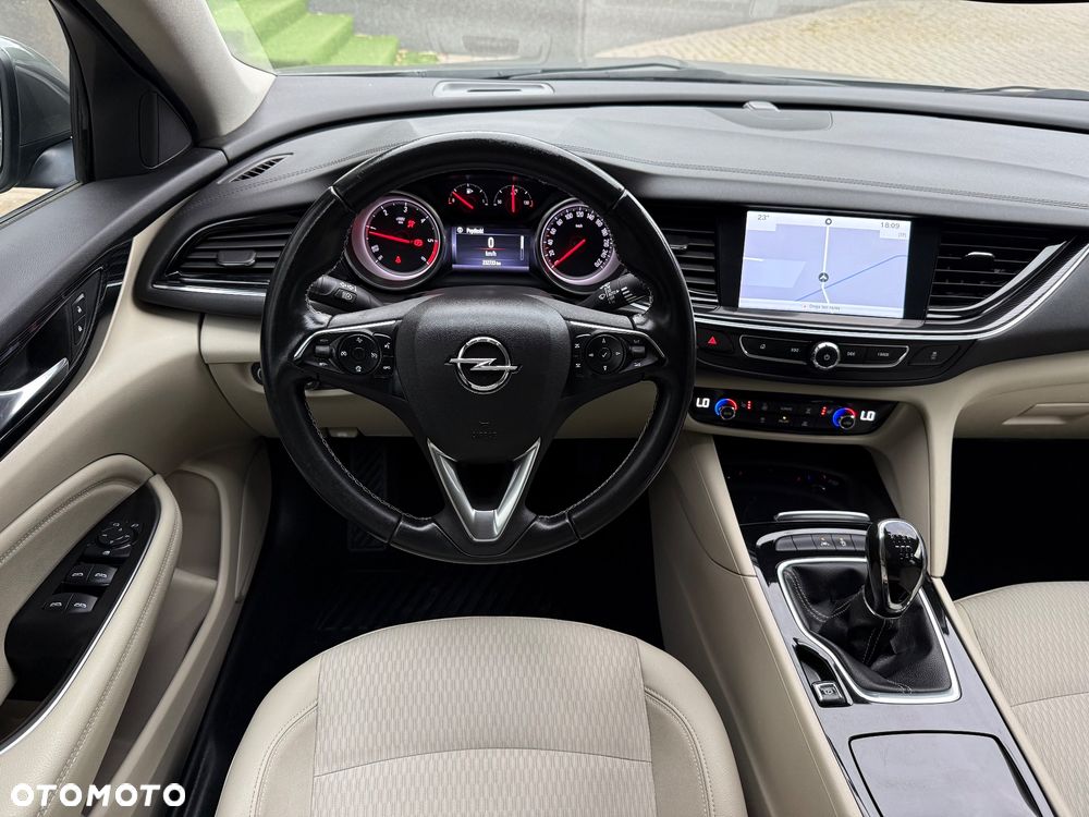 Opel Insignia - 28
