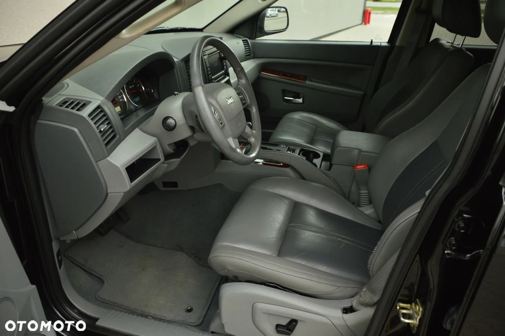 Jeep Grand Cherokee 5.7 V8 HEMI Automatik Overland - 27