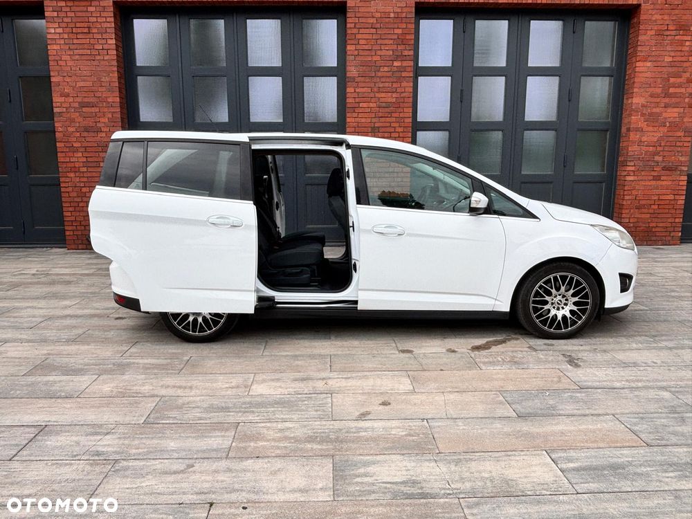 Ford Grand C-MAX - 12