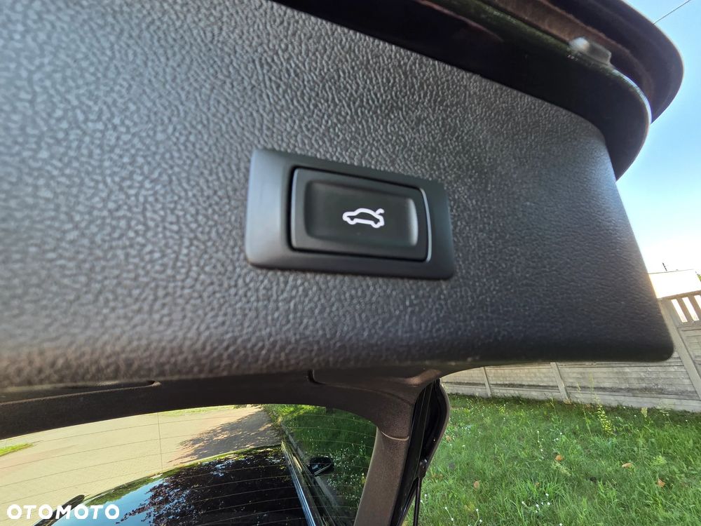 Audi A4 Avant 2.0 TDI DPF clean diesel quattro S tronic S line Sportpaket - 23
