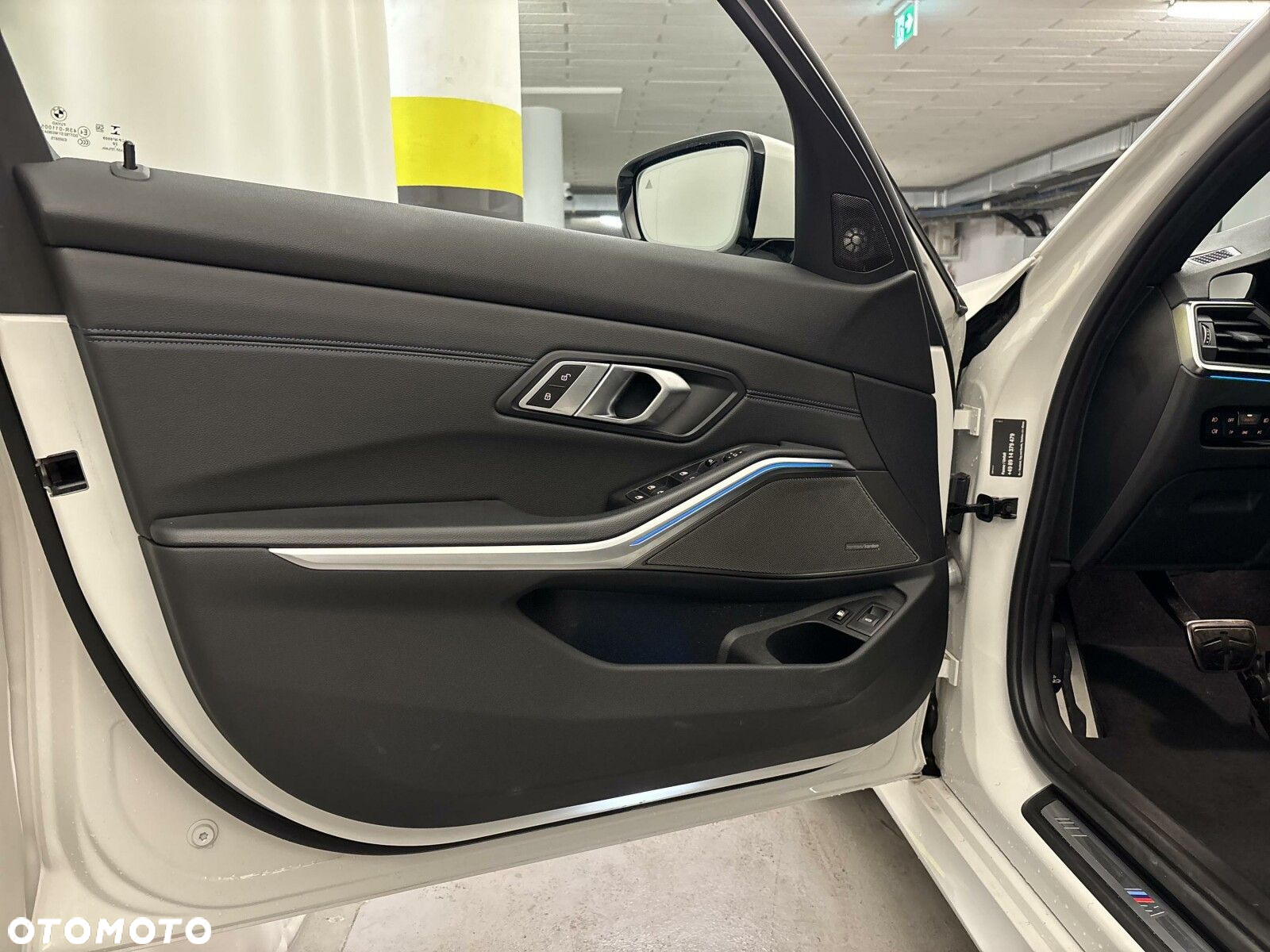 BMW Seria 3 330e xDrive M Sport sport - 11