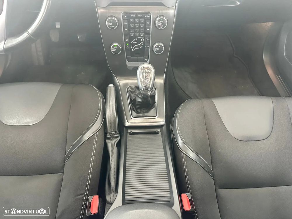 Volvo V40 Cross Country - 29