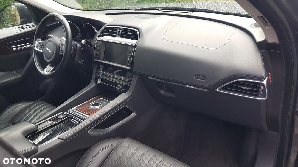 Jaguar F-Pace 20d AWD Prestige - 33