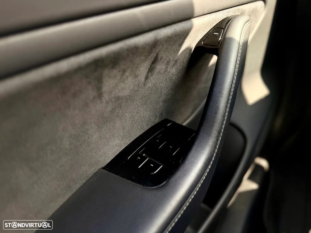 Tesla Model 3 Long Range Tração Integral - 19