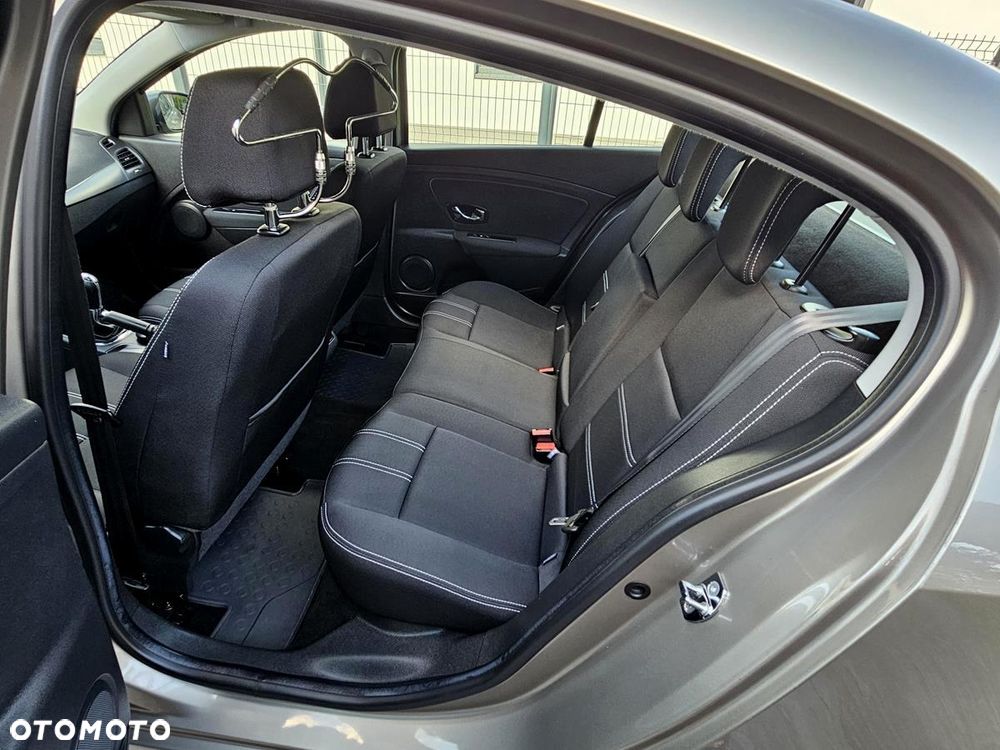 Renault Fluence 1.6 16V Limited - 23