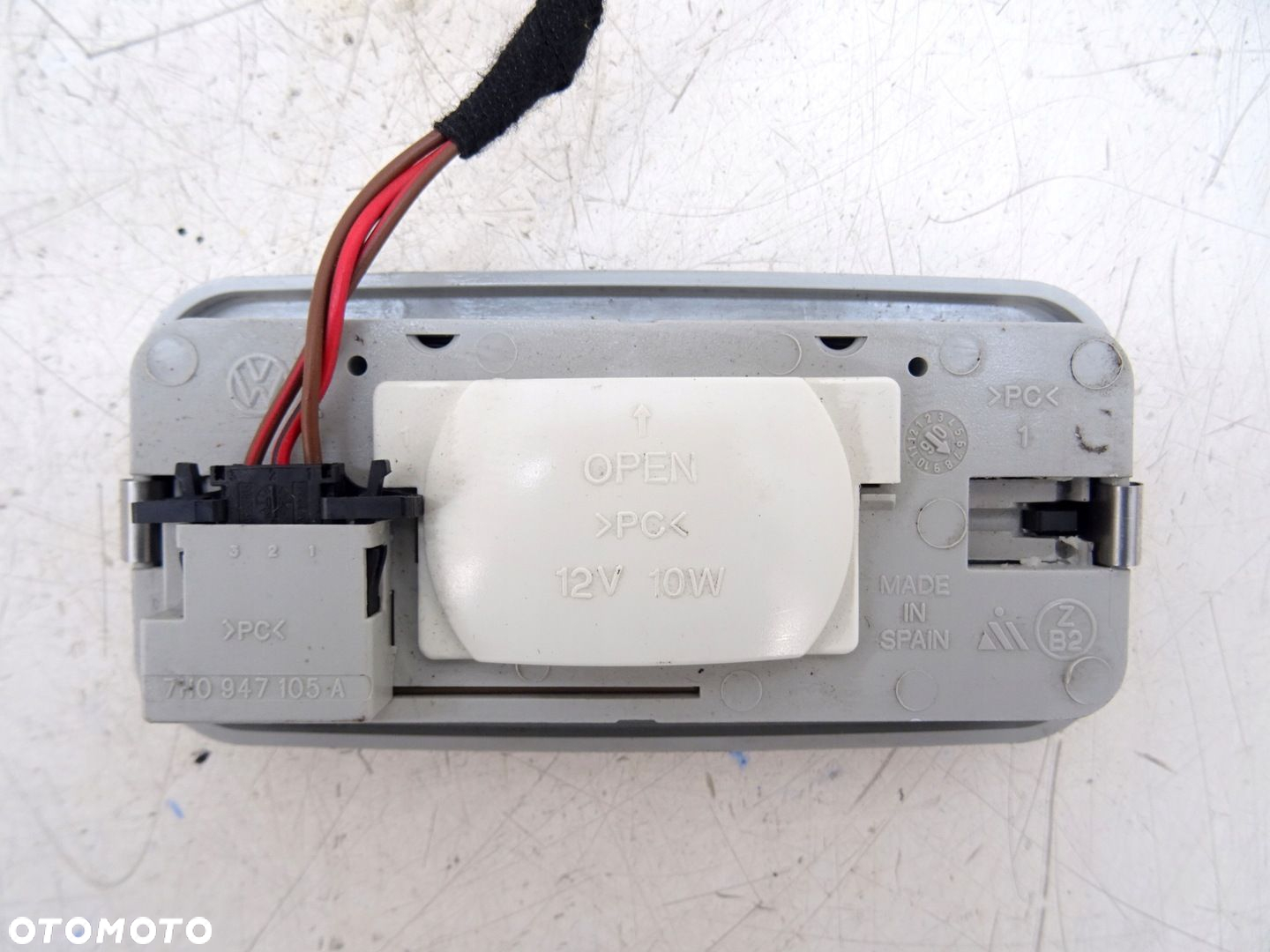 LAMPKA PODSUFITKI KABINY PAKI VW T5 07R 7H0947105A - 6
