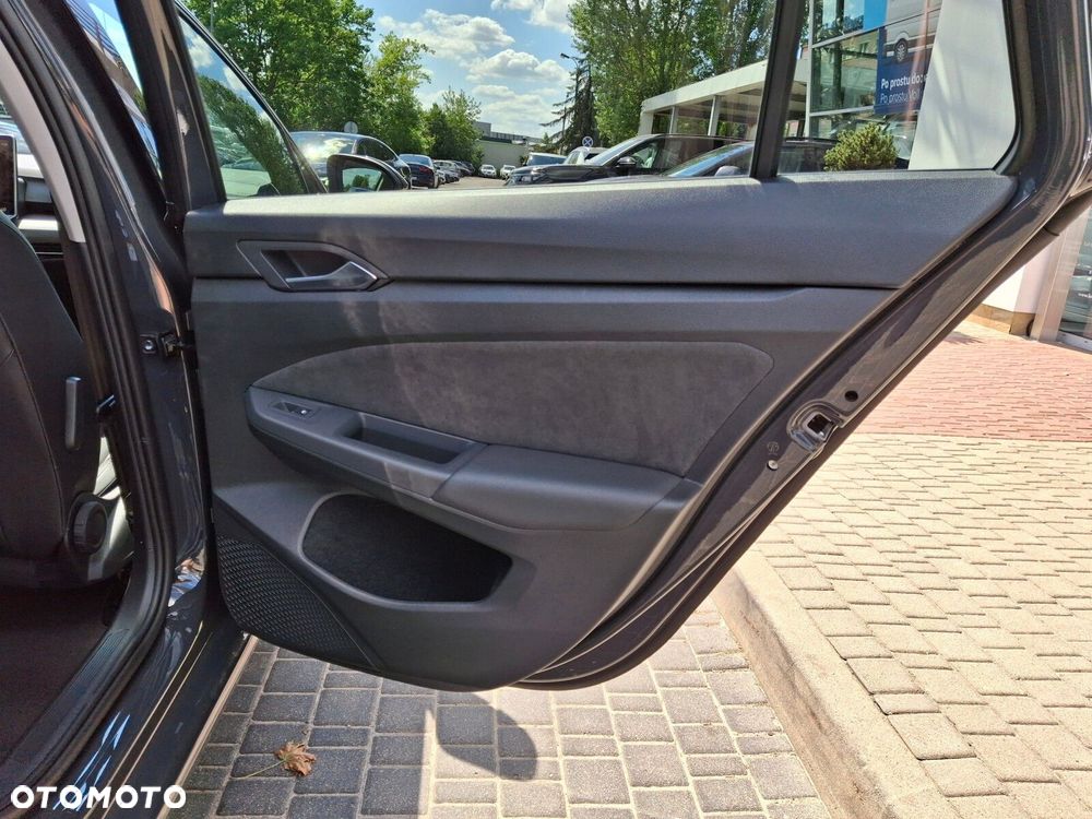 Volkswagen Golf - 25