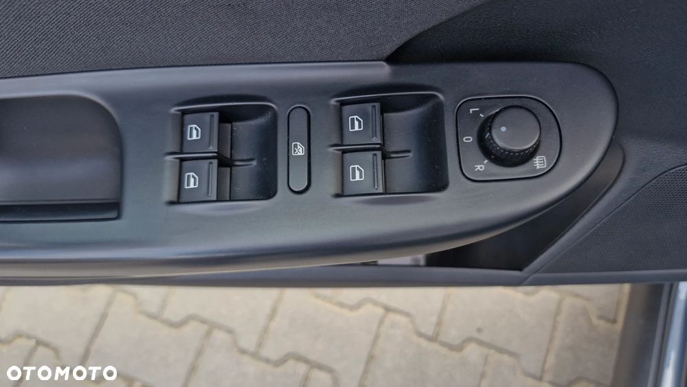 Volkswagen Passat 2.0 TDI DPF Sportline - 21