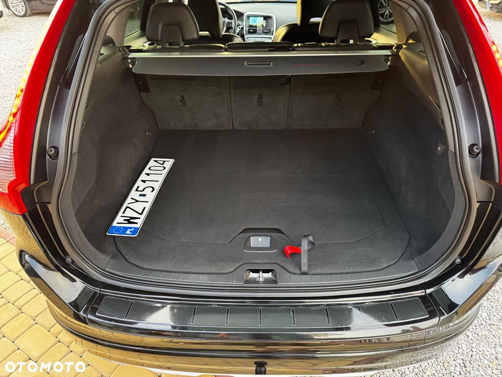 Volvo XC 60 D3 Drive-E Ocean Race - 22