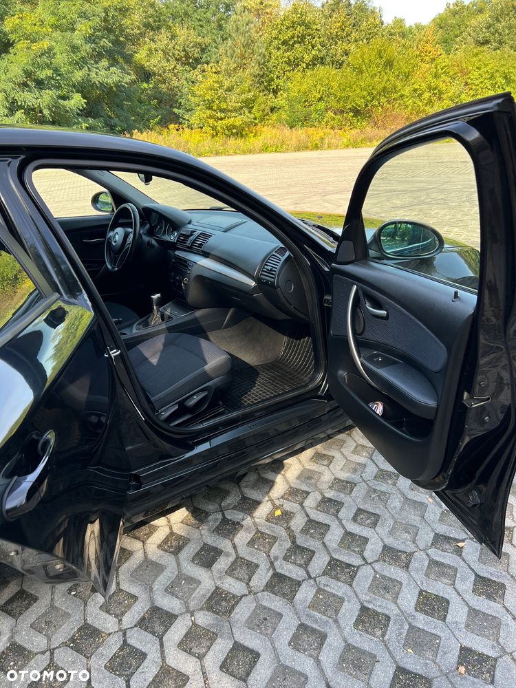 BMW Seria 1 116i - 25