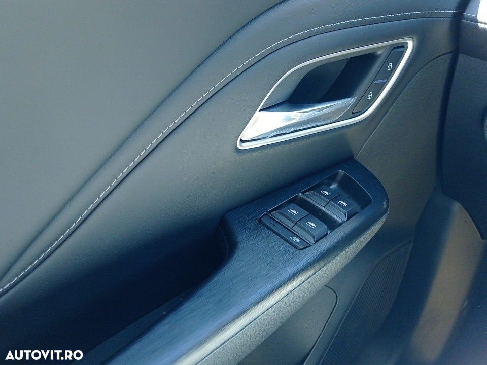 MG ZS HEV - 12