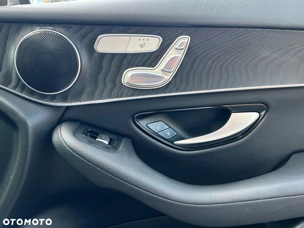 Mercedes-Benz GLC - 28