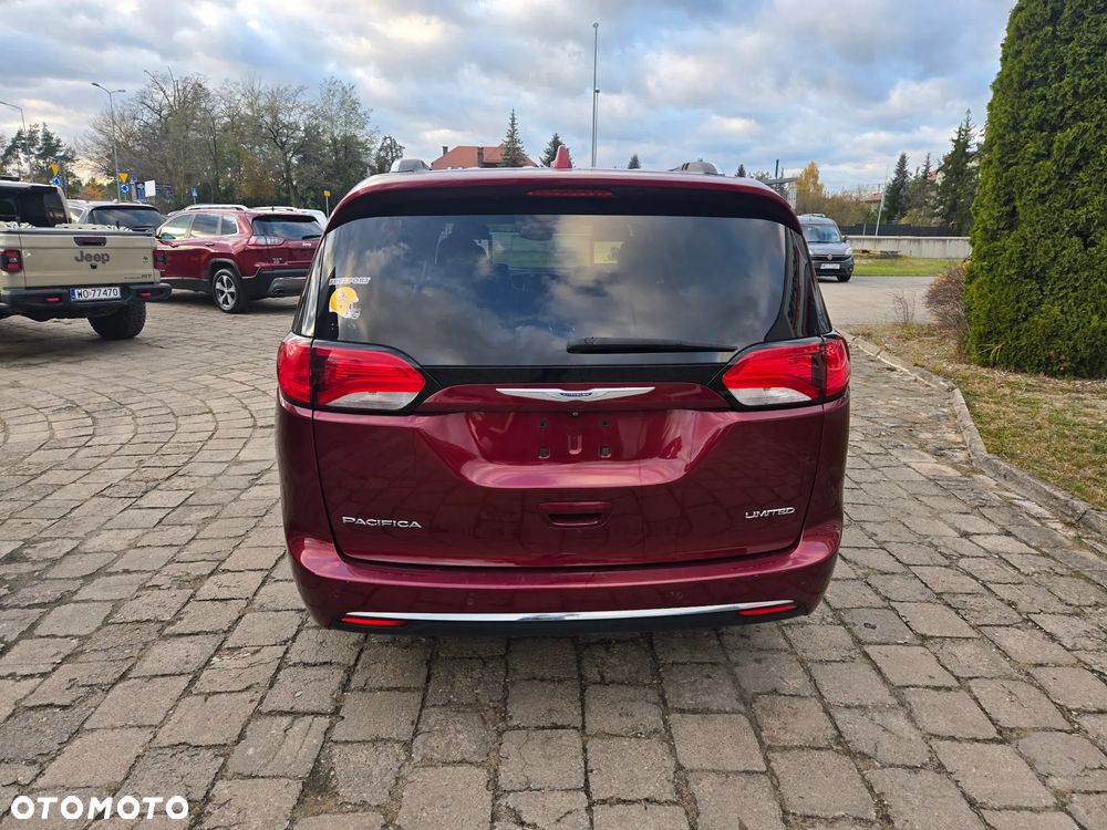 Chrysler Pacifica - 8