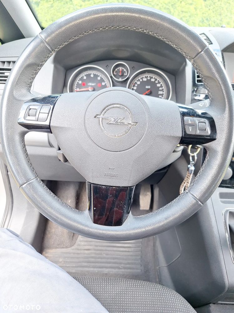 Opel Zafira 1.8 Cosmo EU5 - 14