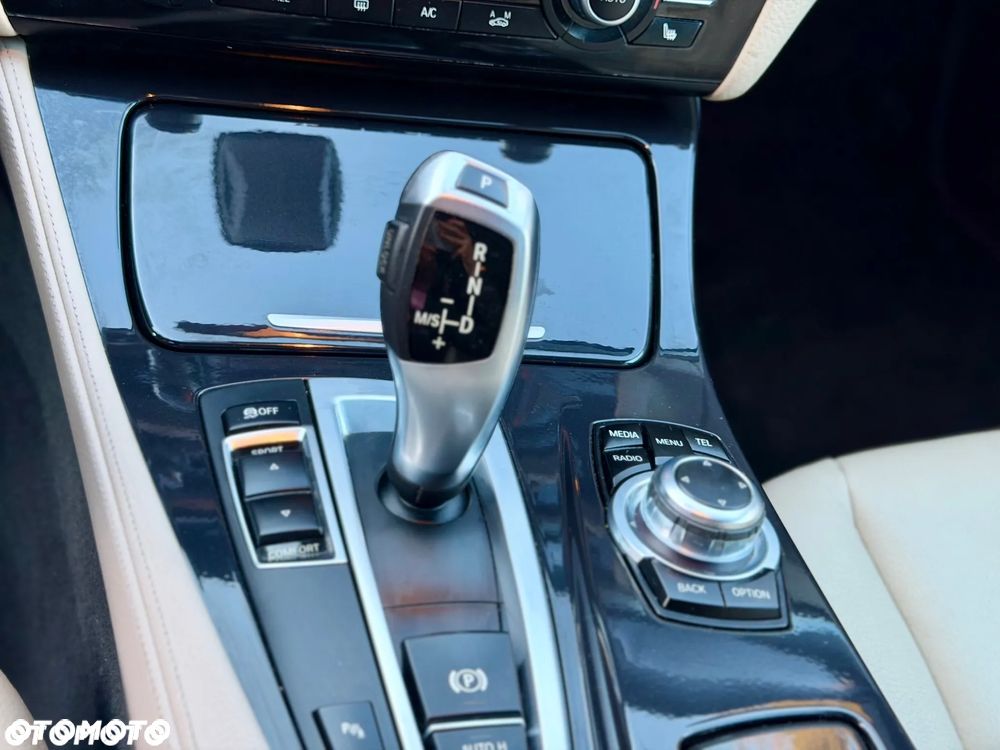 BMW Seria 5 520d - 23