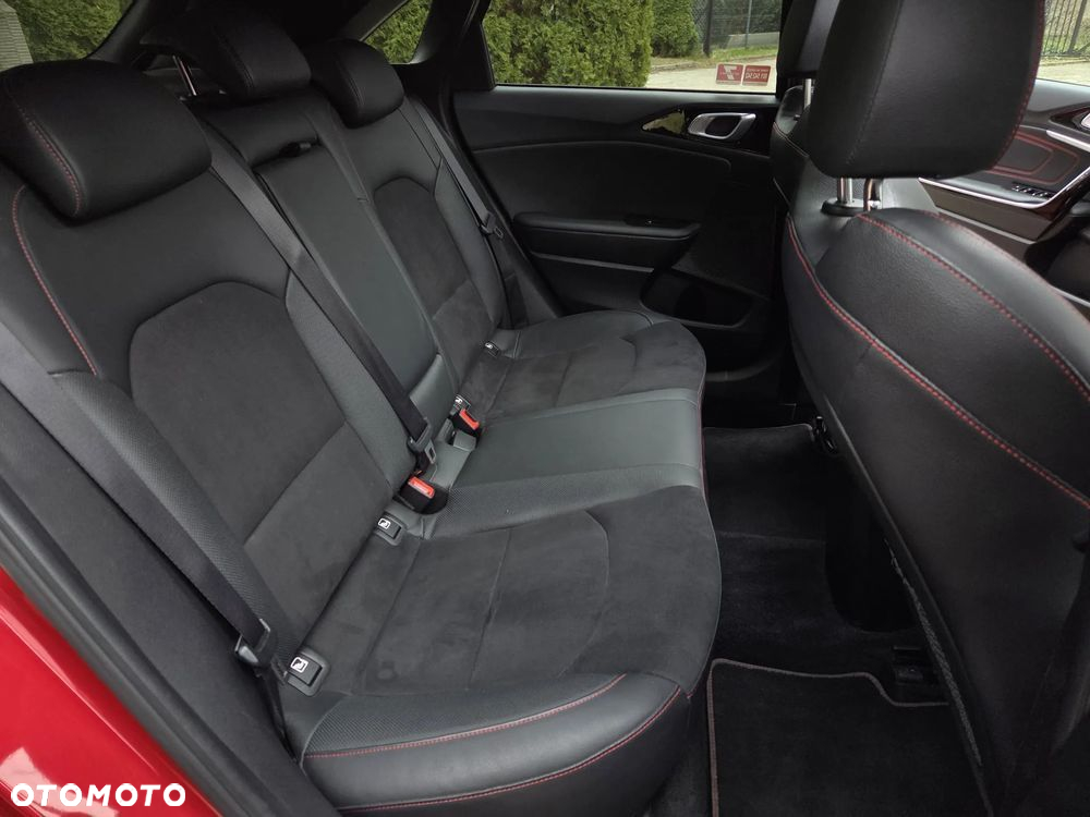 Kia Ceed 1.6 T-GDI GT DCT - 28