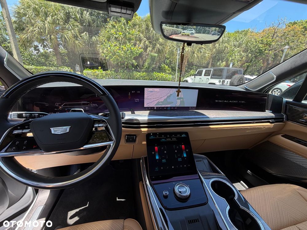 Cadillac Escalade - 11