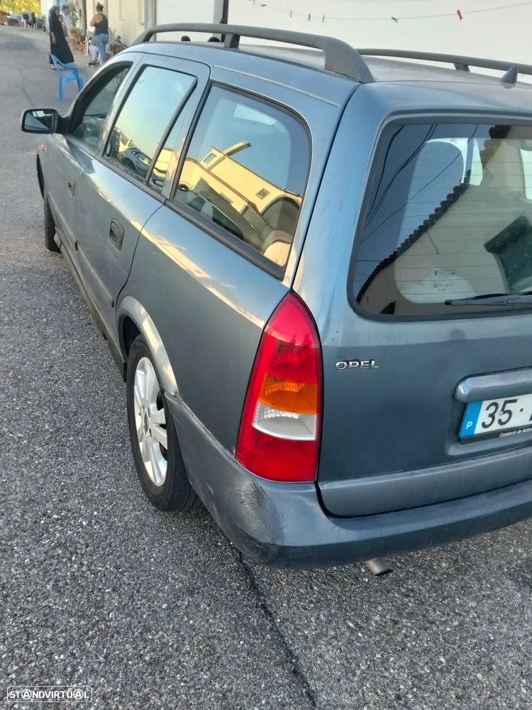 Opel Astra 1.6i Sport - 4