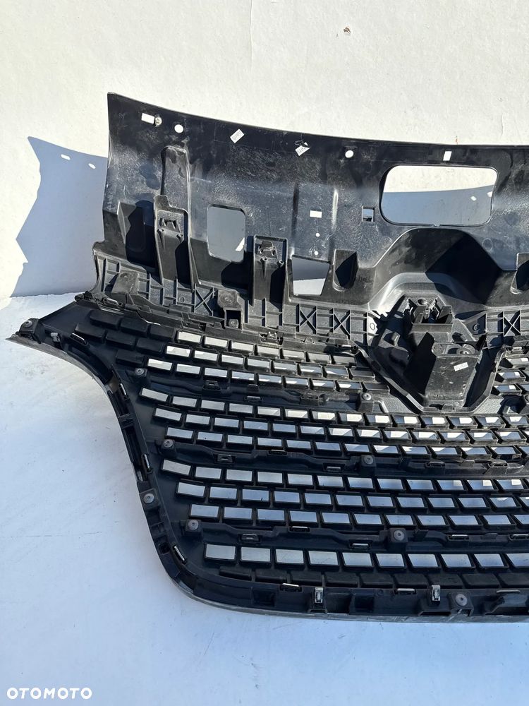 ATRAPA GRIL GRILL RENAULT MASTER IV 4 623109004R 19- - 9