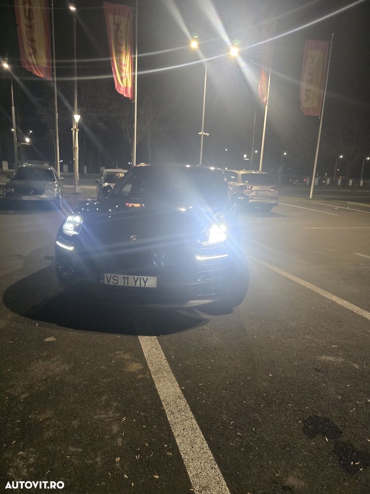 Porsche Macan - 8