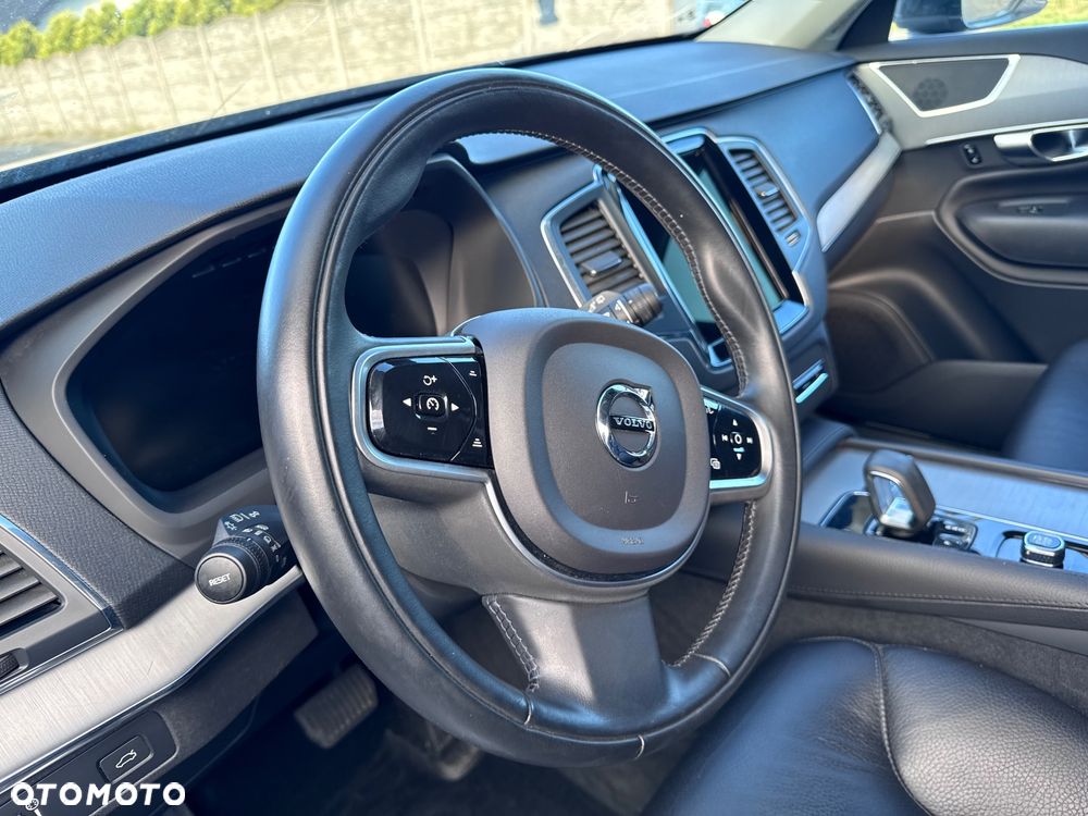 Volvo XC 90 D5 AWD Geartronic Momentum - 25