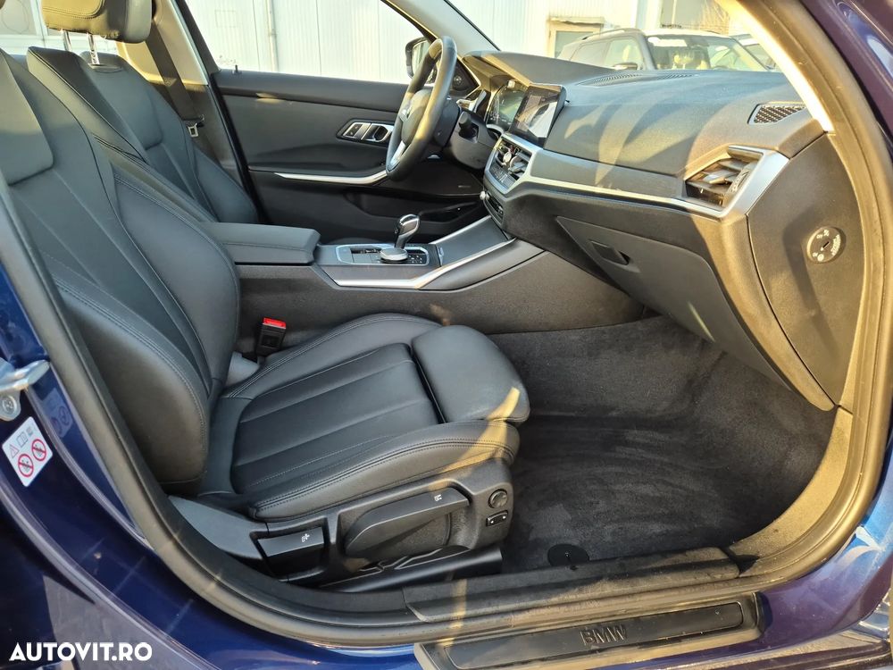 BMW Seria 3 330e Aut. Sport Line - 24