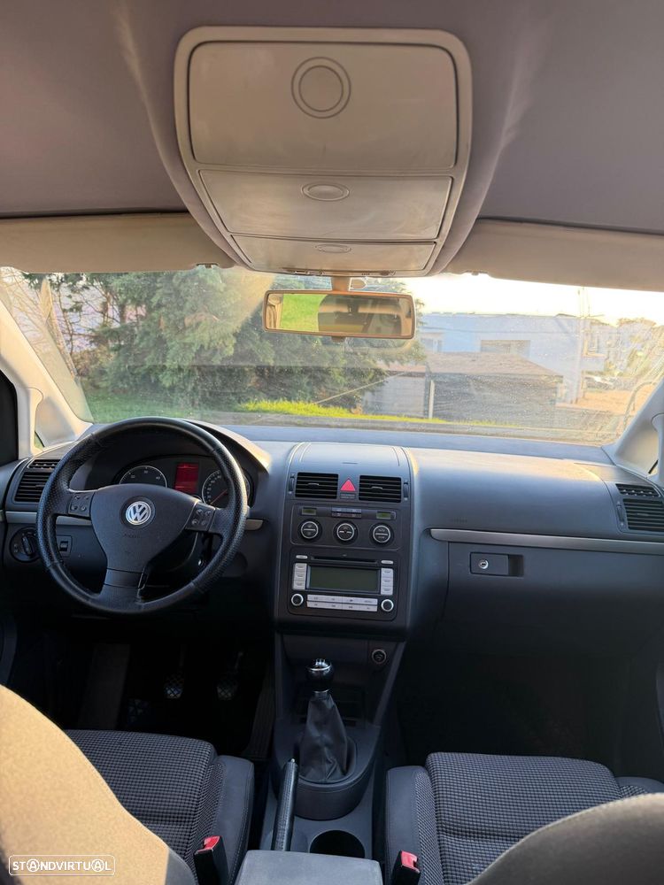VW Touran 2.0 TDI Highline 7L - 8
