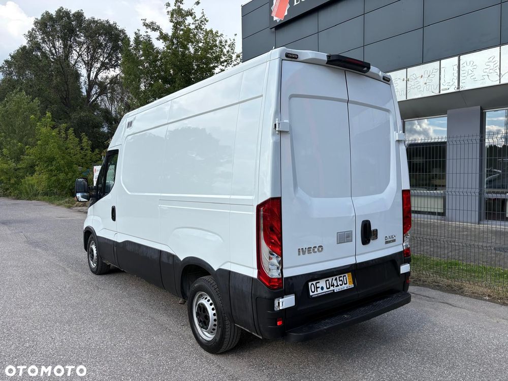 Iveco Iveco Daily 35S160, 2.3 160KM, L2H2, LED, HiMatic, Bardzo zadbane - 4