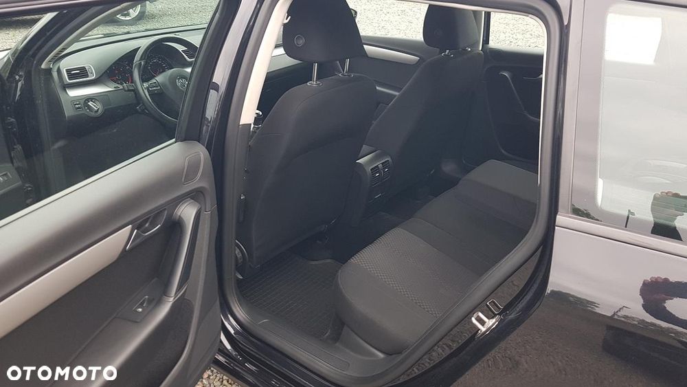 Volkswagen Passat - 21