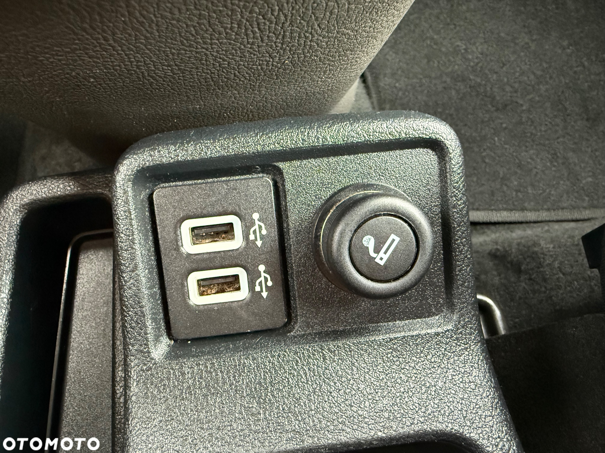 Ford Tourneo Connect Grand - 29