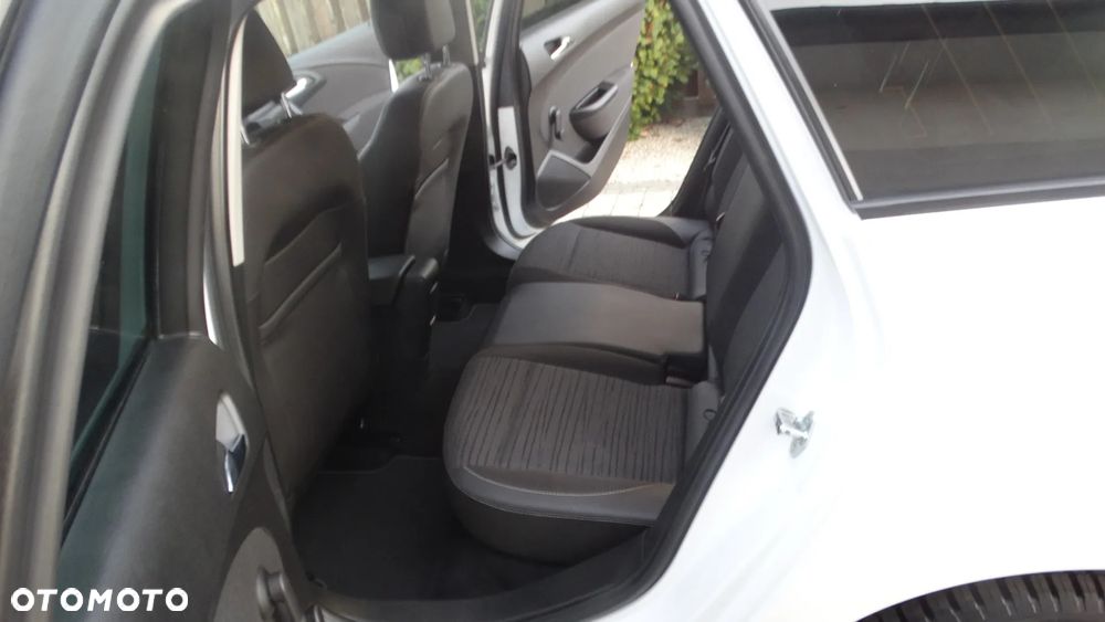 Opel Astra 1.4 Turbo Design Edition - 18