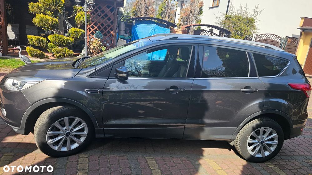 Ford Kuga 2.0 TDCi 2x4 Titanium - 4