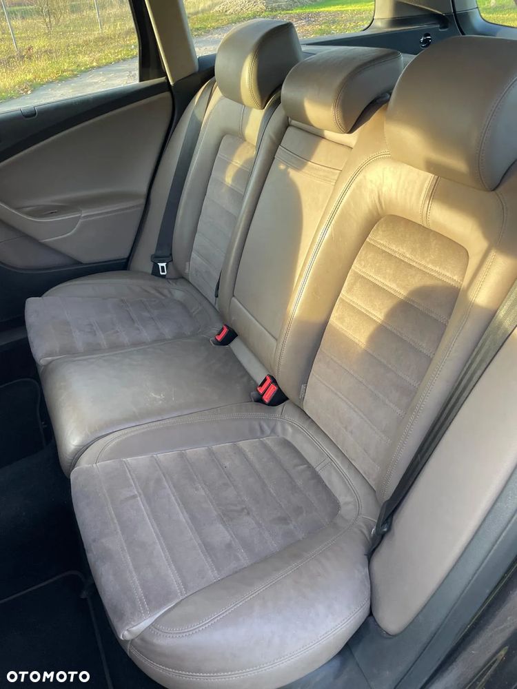 Volkswagen Passat 2.0 TDI Highline DSG - 13