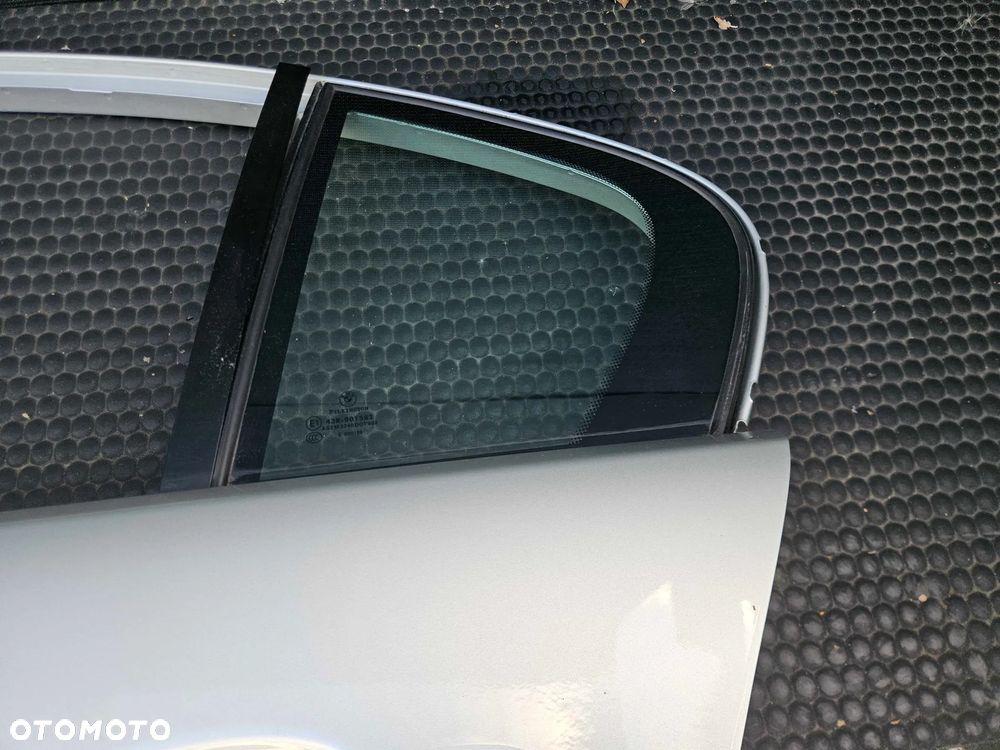 Drzwi Tyl Tylne Lewe Prawe Poszycie Szyba Srebrne 354 Titansilber BMW 3 E90 sedan Oryginal Lakier 2009r - 16