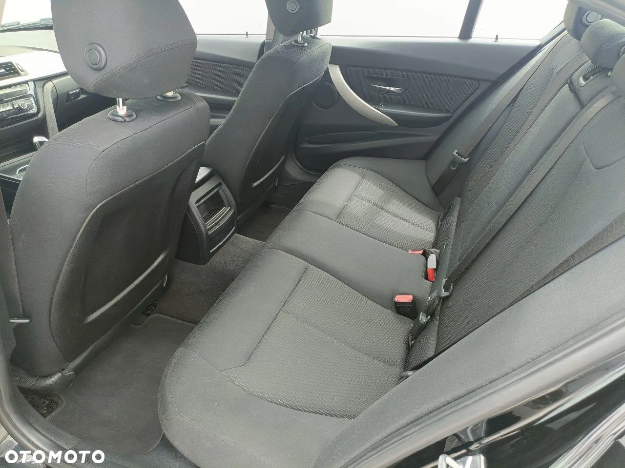 BMW Seria 3 318i - 11