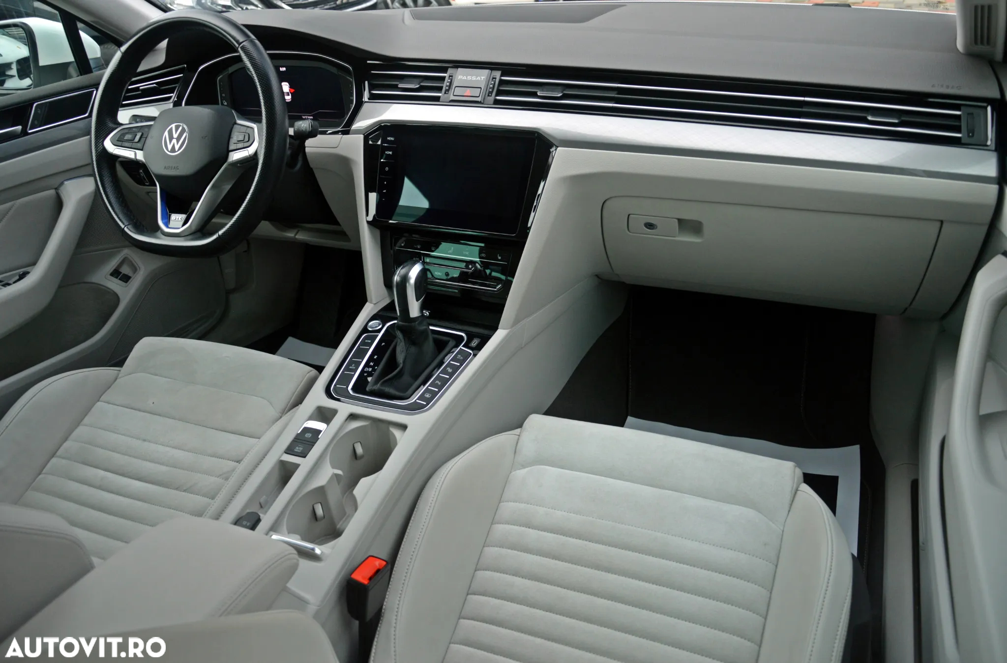Volkswagen Passat 1.4 TSI Plug-In-Hybrid DSG GTE - 28