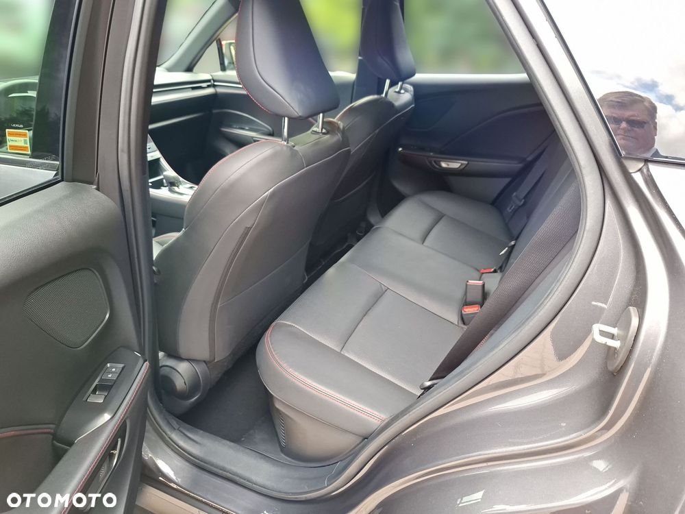 Lexus LBX 1.5 Hybrid Emotion - 12