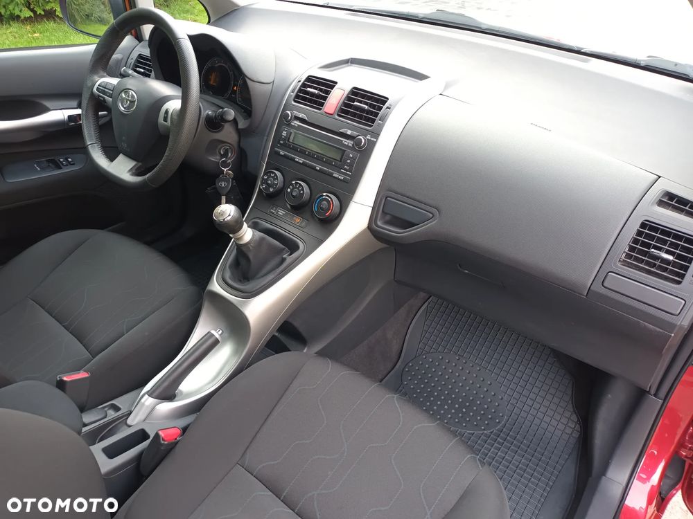Toyota Auris - 13