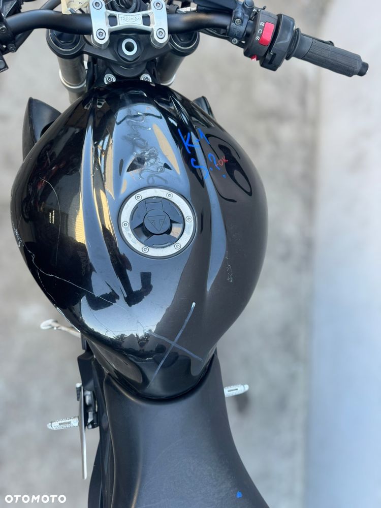 Triumph Street Triple - 10