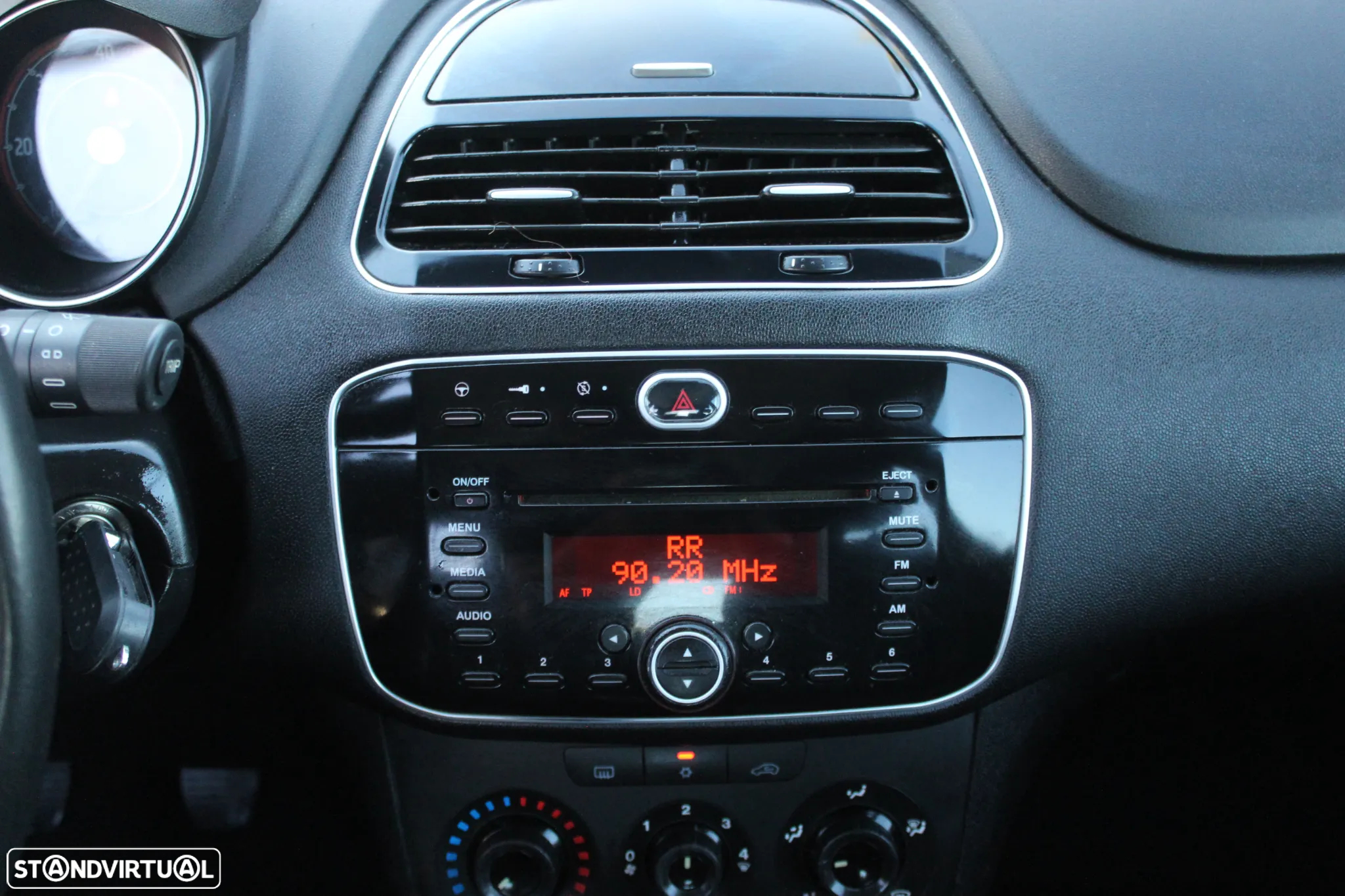 Fiat Punto 1.3 M-Jet Lounge S&S - 13