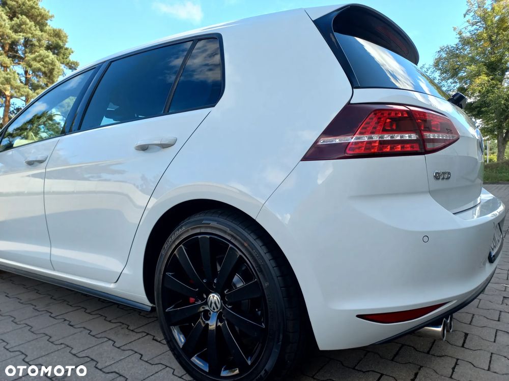 Volkswagen Golf - 12