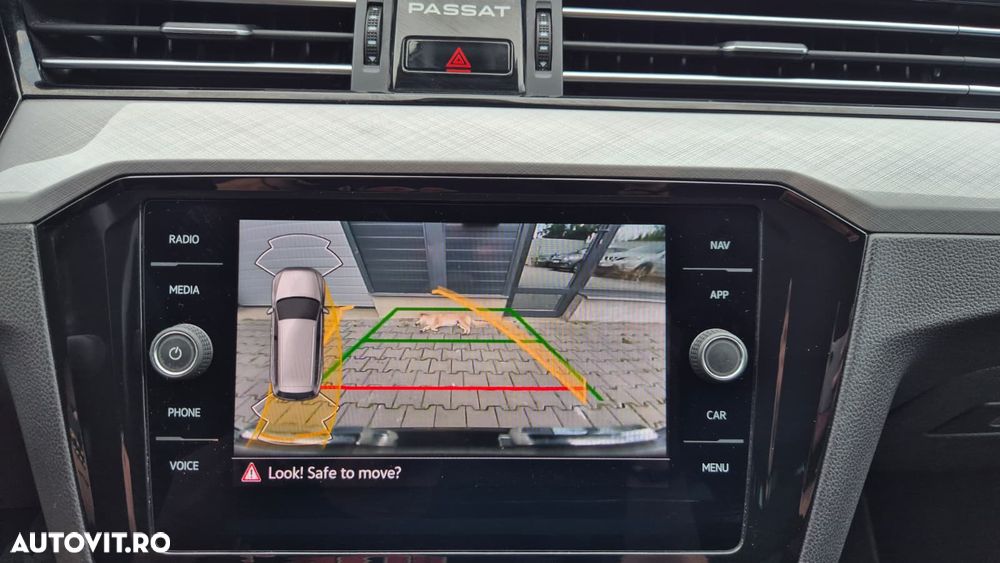 Volkswagen Passat - 11