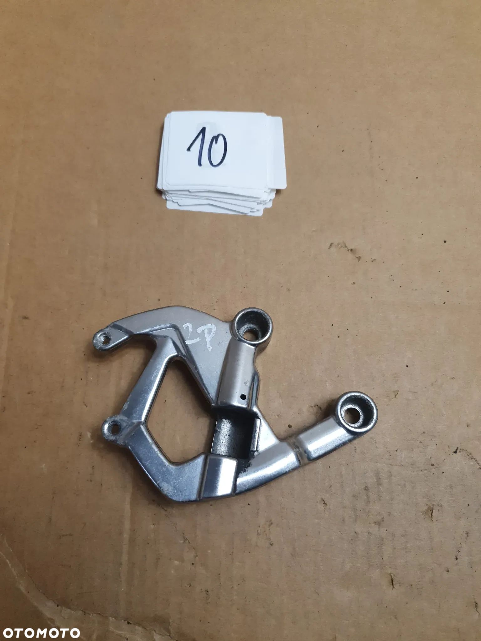 Triumph Sprint ST 1050 (2005-2010) Set prawy podnóżek mocowanie - 1