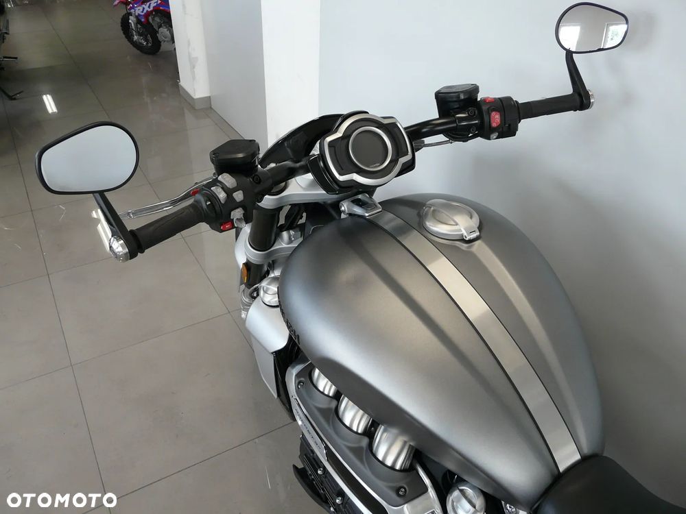 Triumph Rocket - 21