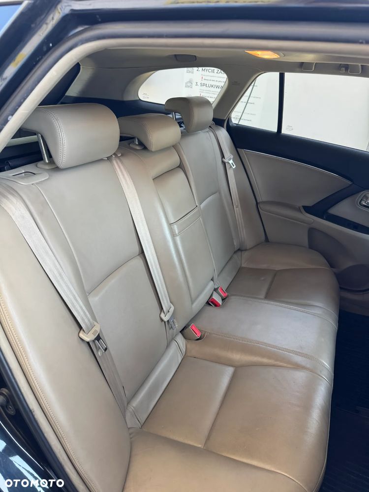 Toyota Avensis 2.2 D-4D 2010 - 12