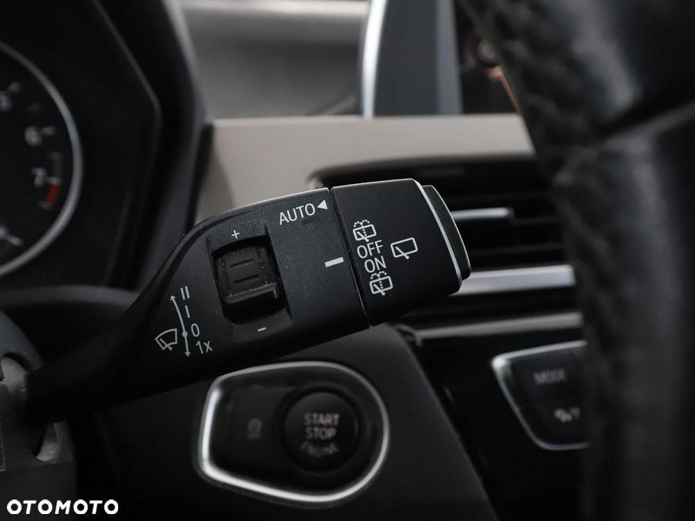 BMW X1 sDrive20i GPF xLine - 32
