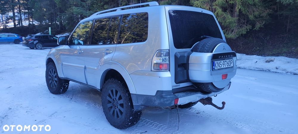 Mitsubishi Pajero - 4