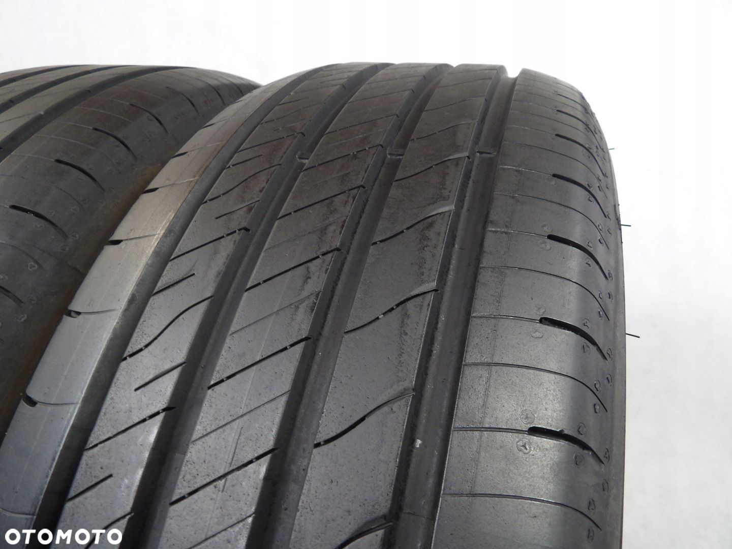2x opony 215/60R16 GOODYEAR EFFICIENTGRIP PERFORMANCE 2 - 3