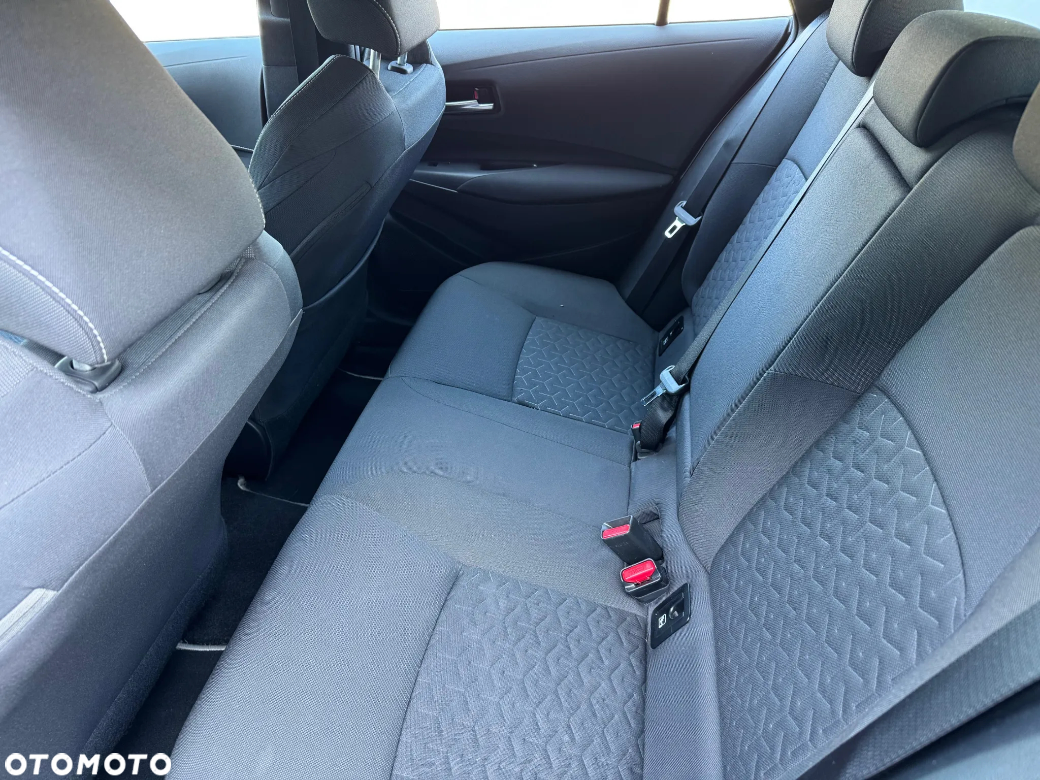 Toyota Corolla 1.8 Hybrid Comfort - 11